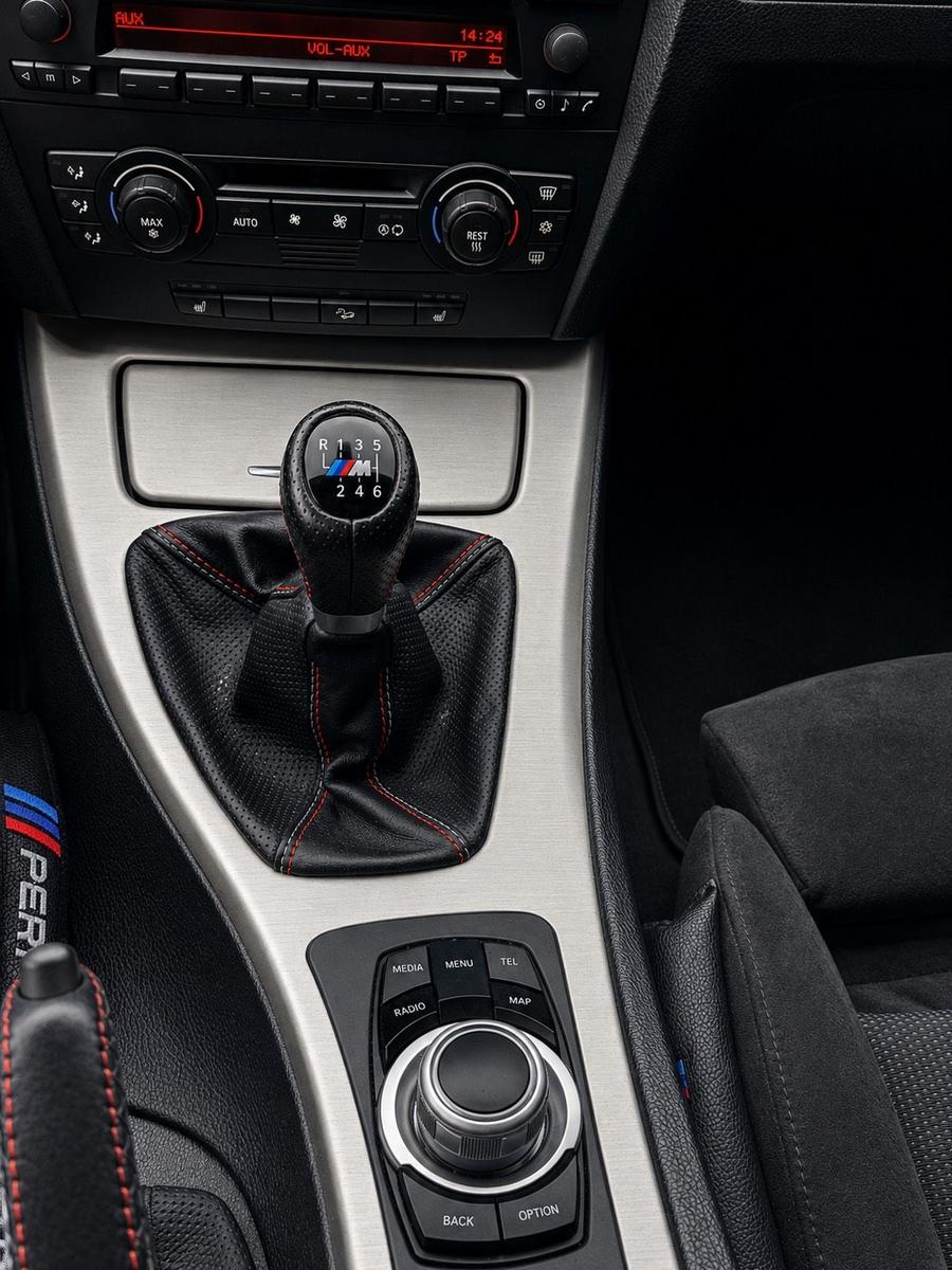 BMW 330 2006 — photo 9