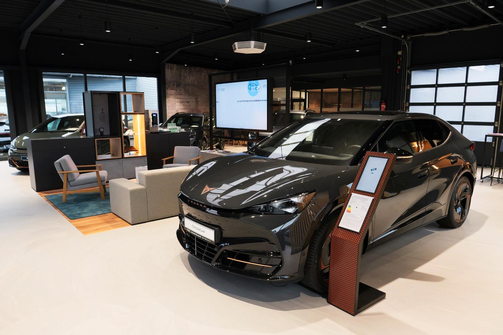 showroom-image-top