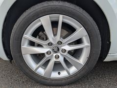 SKODA Octavia Combi 4x4 2.0TDI 150PS DSG AHK Carplay