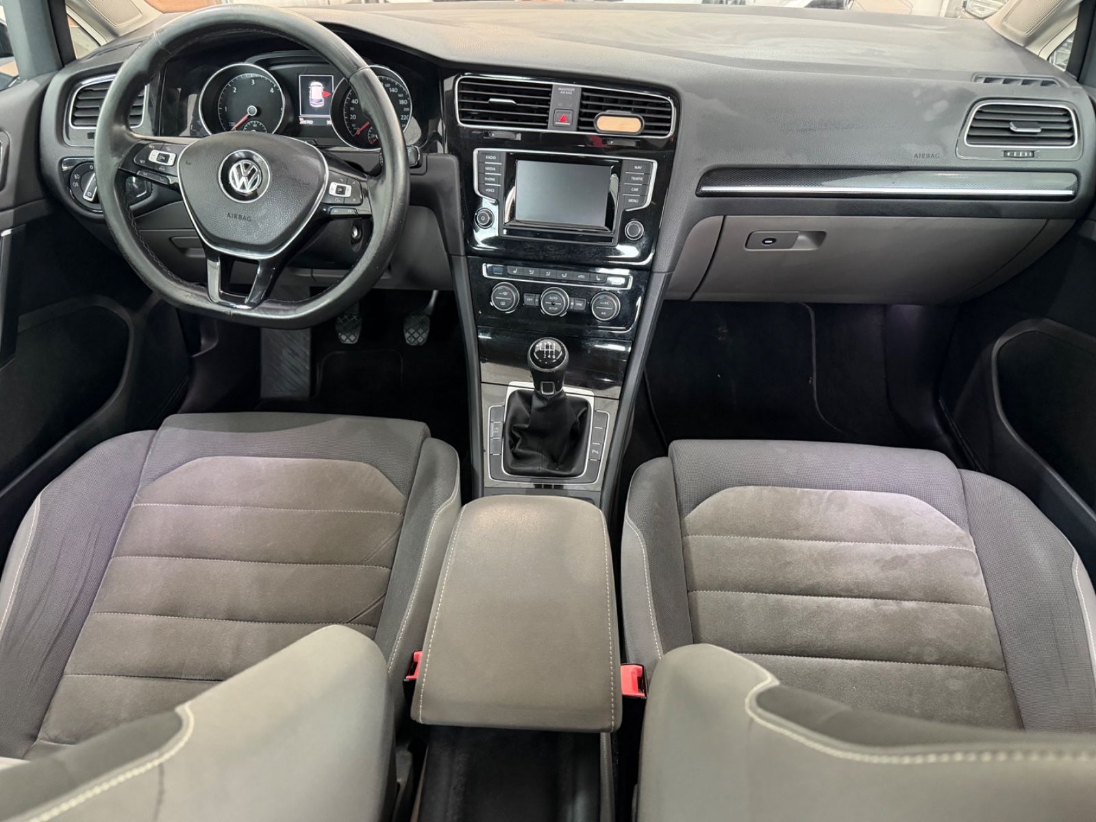 Fahrzeugabbildung Volkswagen Golf VII Lim. Highline BMT