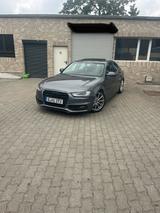 Audi A4 quattro 2.0 TFSI S tronic quattro - Behindertengerechte Audi A4