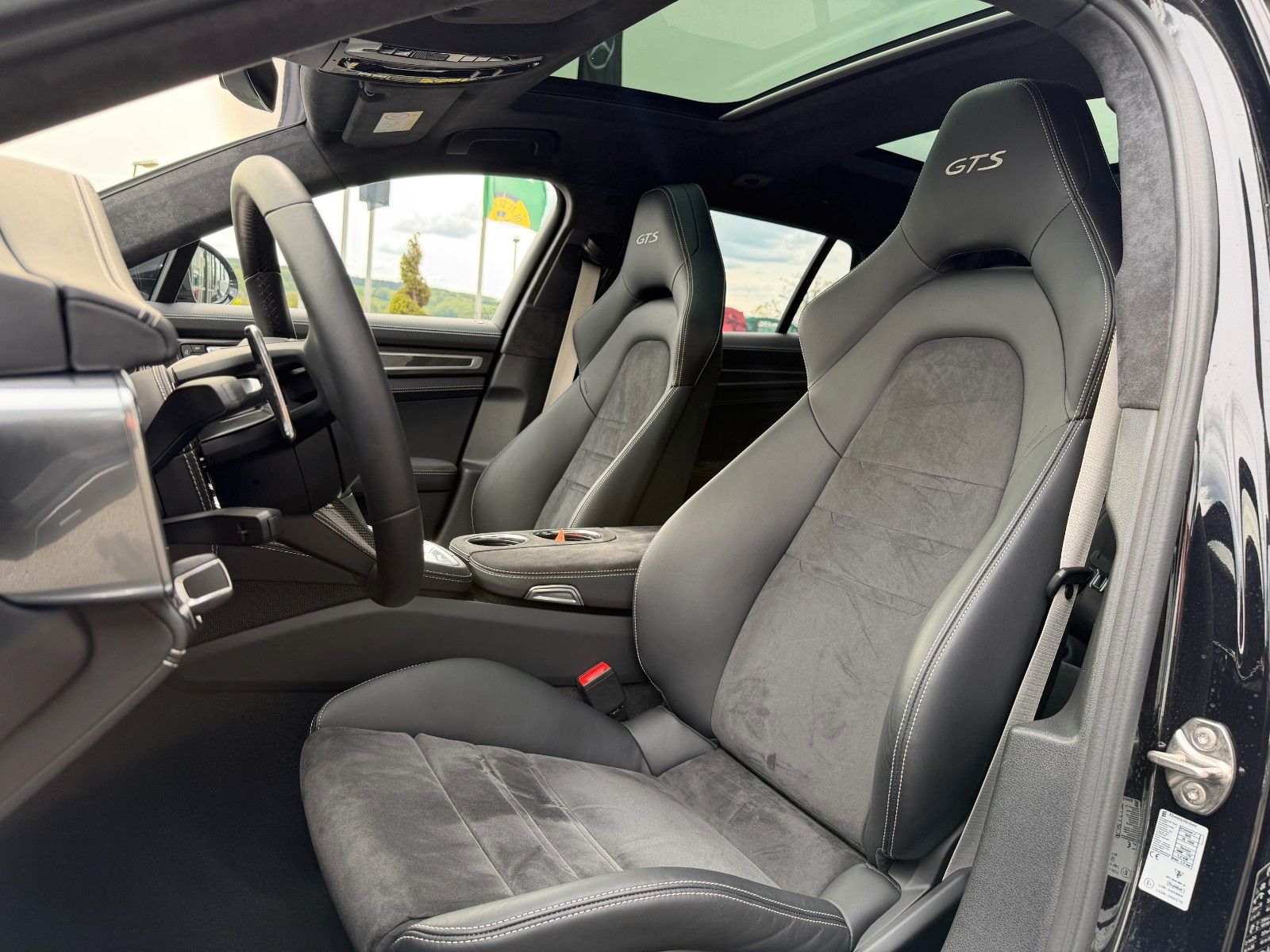 Fahrzeugabbildung Porsche Panamera Sport Turismo GTS CARBON/BOSE/STDH/21"