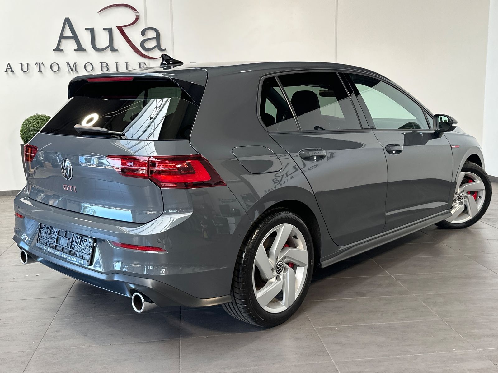 Fahrzeugabbildung Volkswagen Golf GTI 2.0 TSI DSG NAV+MATRIX+ACC+HUD+VCOCK+PP