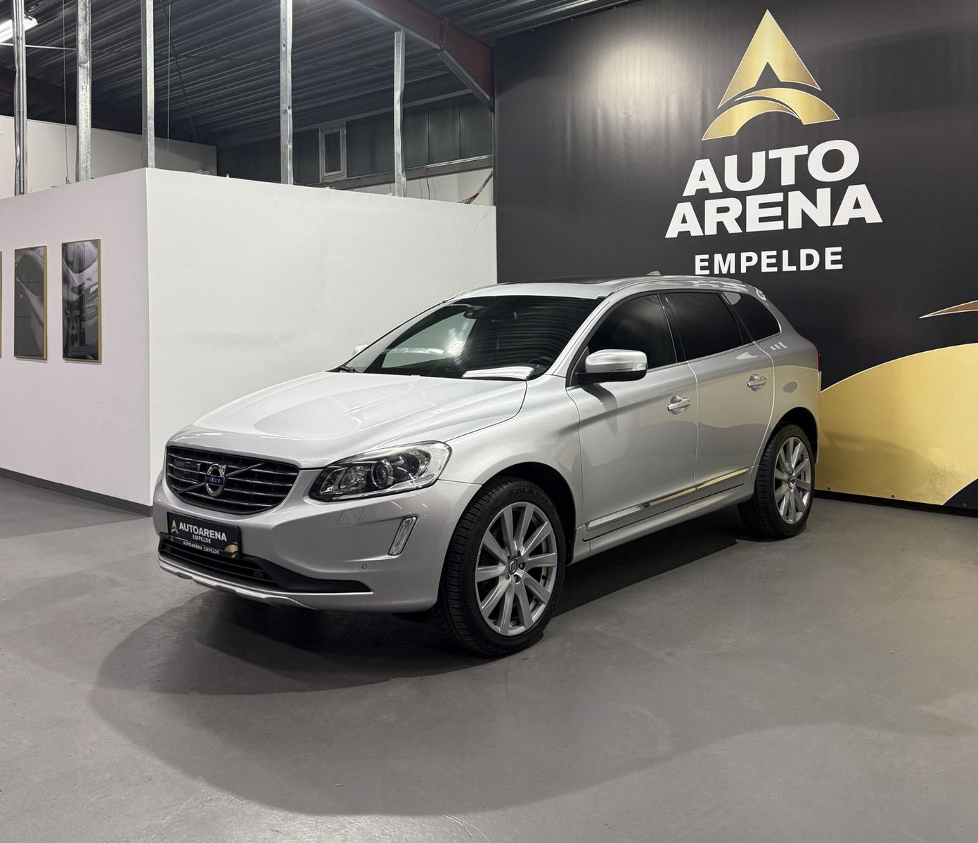Volvo XC60 D4 Summum Aut.*Pano*AHK*Leder*Navi*Bi-Xenon