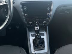 SKODA Octavia Combi Ambition Carplay | Tempomat