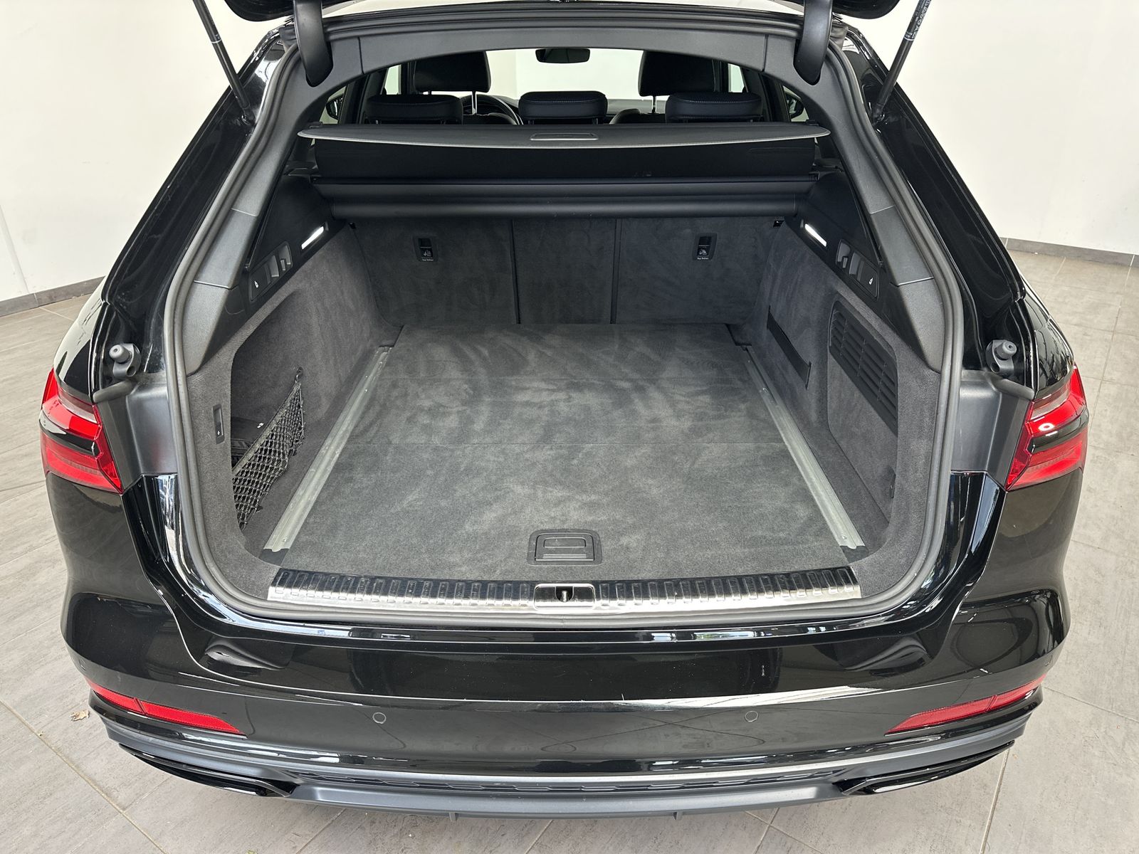 Fahrzeugabbildung Audi A6 Avant 45 TFSI Qu S-Line NAV+LED+B&O+360°+AHK