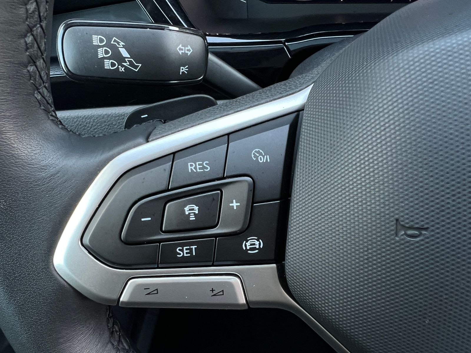 Fahrzeugabbildung Volkswagen Touran Highline 2.0 TDI DSG *AHK, 7 Sitze, LED,