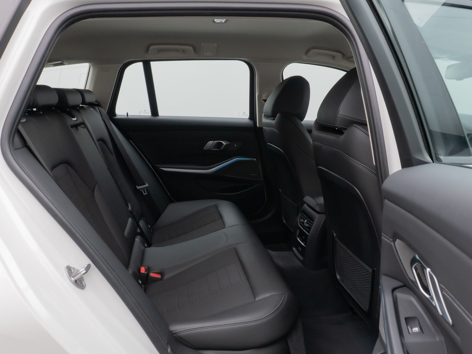 Fahrzeugabbildung BMW 320e Sport Line 360° Laser DAB H/K Komfort Alarm
