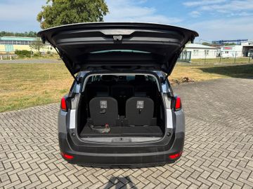 Peugeot 5008 - 8