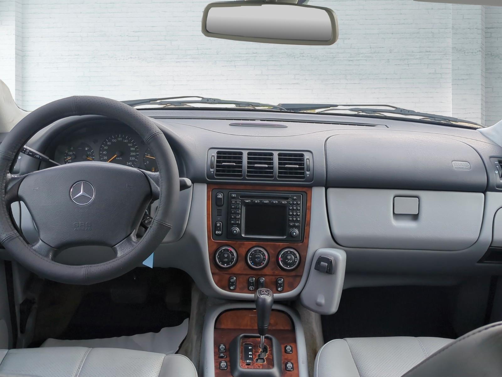 Mercedes-Benz ML270 2004 — photo 13