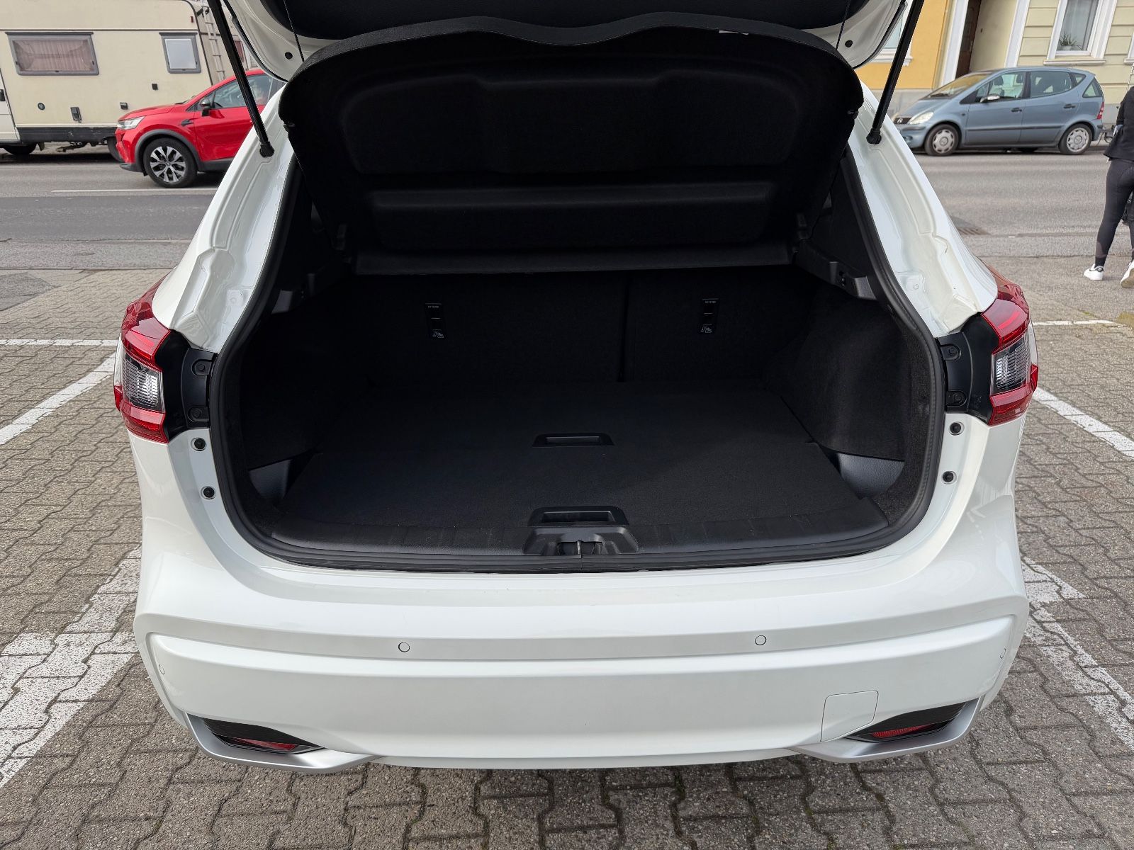 Fahrzeugabbildung Nissan Qashqai Tekna+ VOLLAUSSTATTUNG 19 ZOLL BOSE