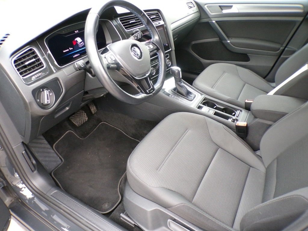 Fahrzeugabbildung Volkswagen Golf VII e-Golf *CCS Ladedose*ACC*Active Info Di