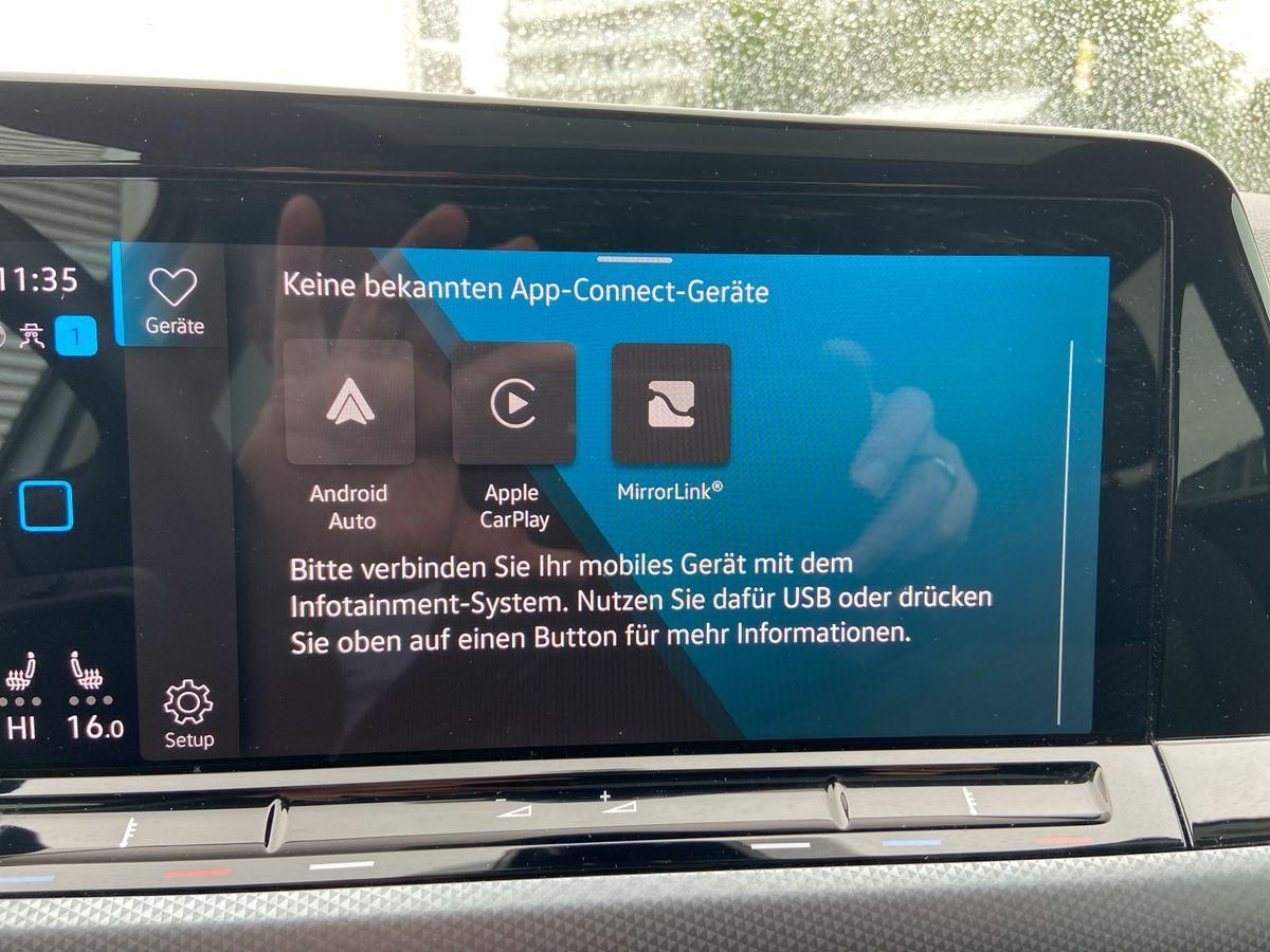 Golf VIII 1.5 TSI 6-Gang Matrix-LED StHz Panoram