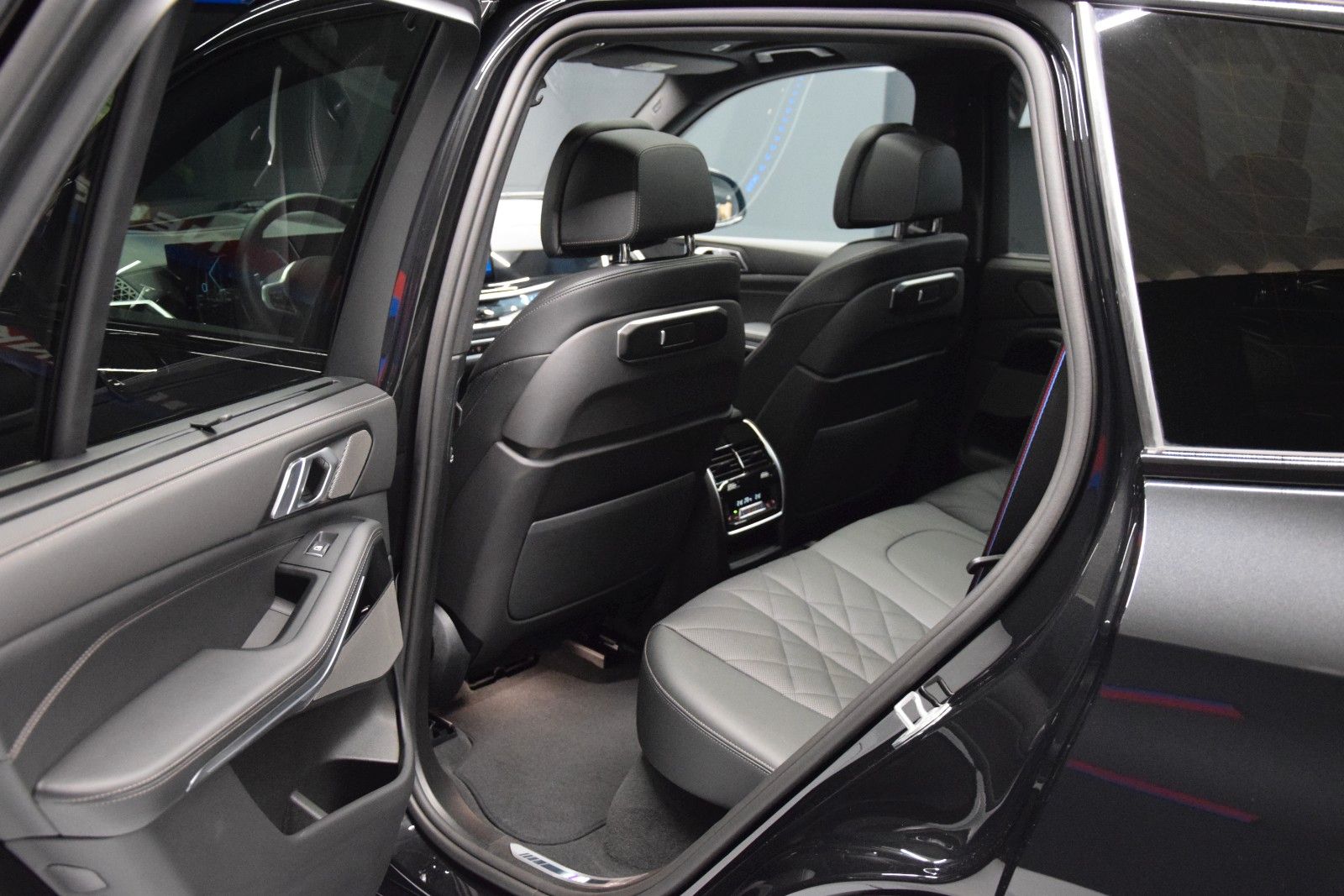 Fahrzeugabbildung BMW X5 30 d xDrive M Sport Pano Sitzbelüft. AHK HuD