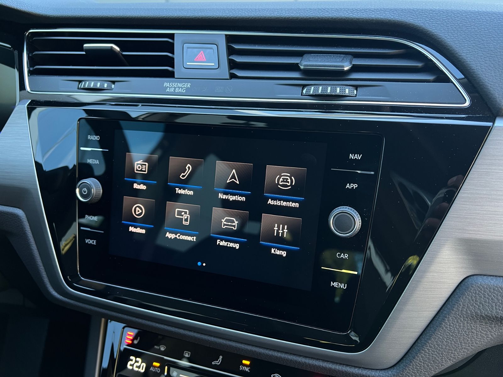 Fahrzeugabbildung Volkswagen Touran Comfortline 1.5 TSI DSG *7-Sitzer, Easy-O