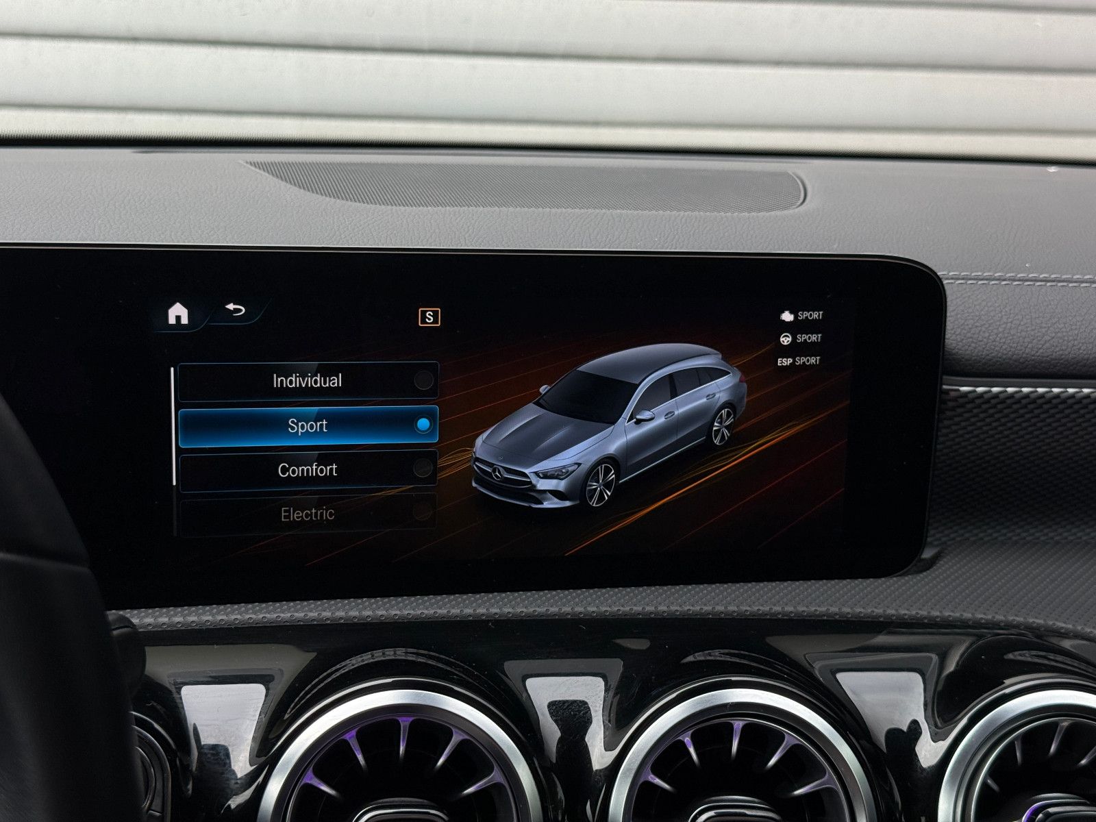 Fahrzeugabbildung Mercedes-Benz CLA 250e Shooting Brake Aut Leder Navi LED SHZ