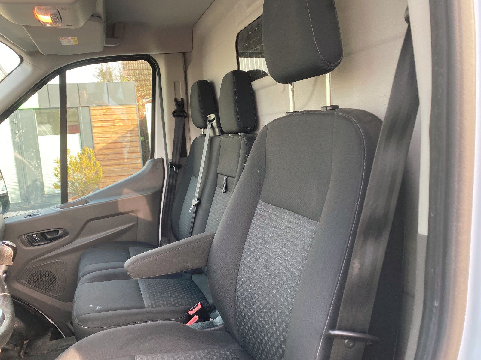 Fahrzeugabbildung Ford TransitKasten350 L4H3 Trend,AHK,Navi,Kamera,SHg