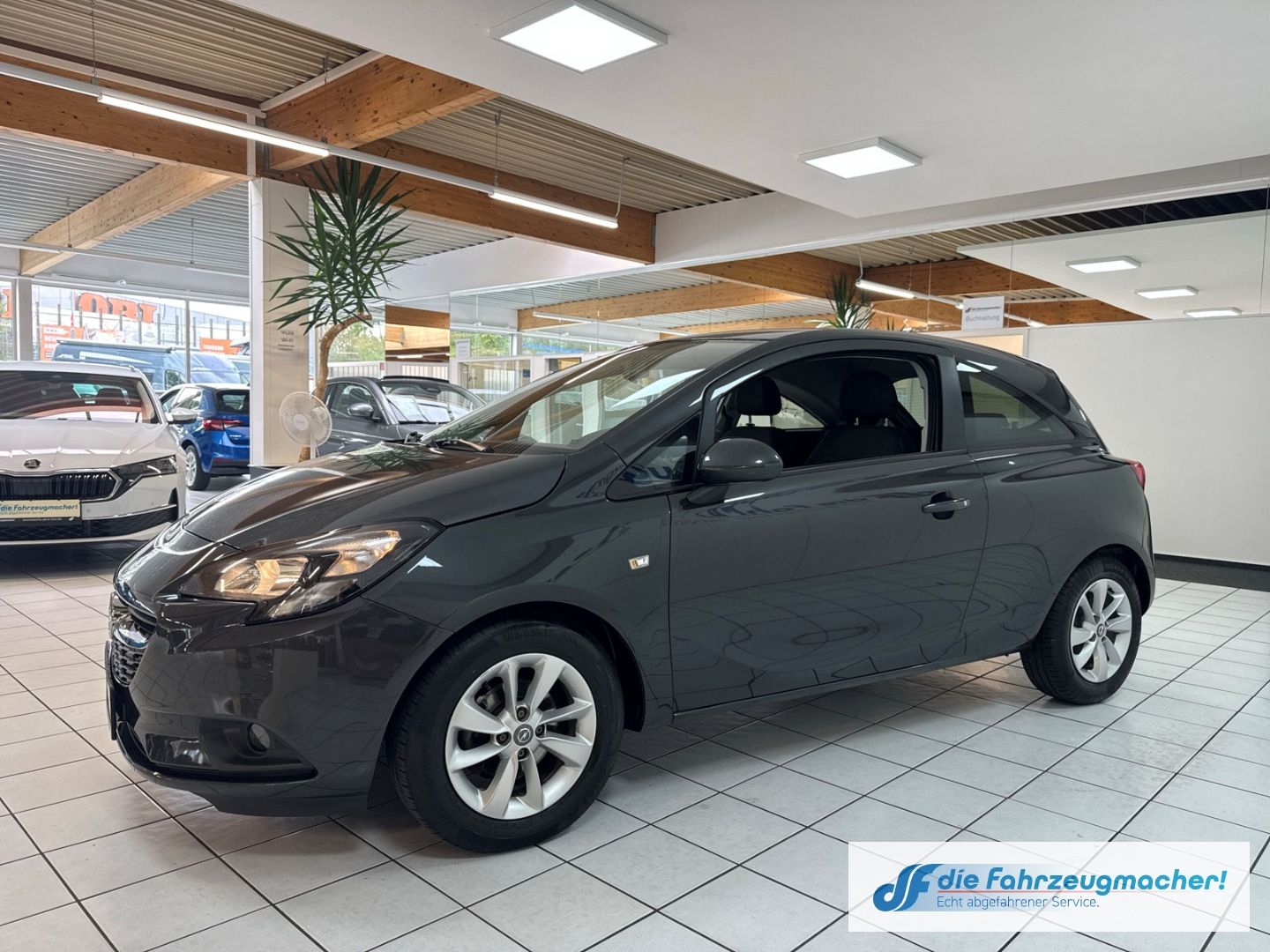 Fahrzeugabbildung Opel Corsa E Active SHZ LenkradHZG Temp PDC Berganfah