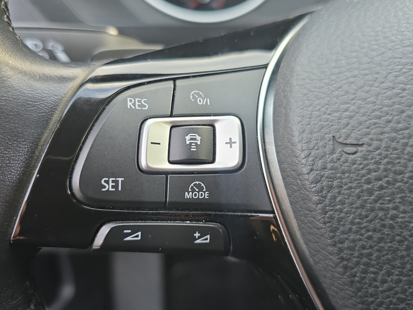 Fahrzeugabbildung Volkswagen Tiguan BMT/Start-Stopp 4Motion Allradantrieb