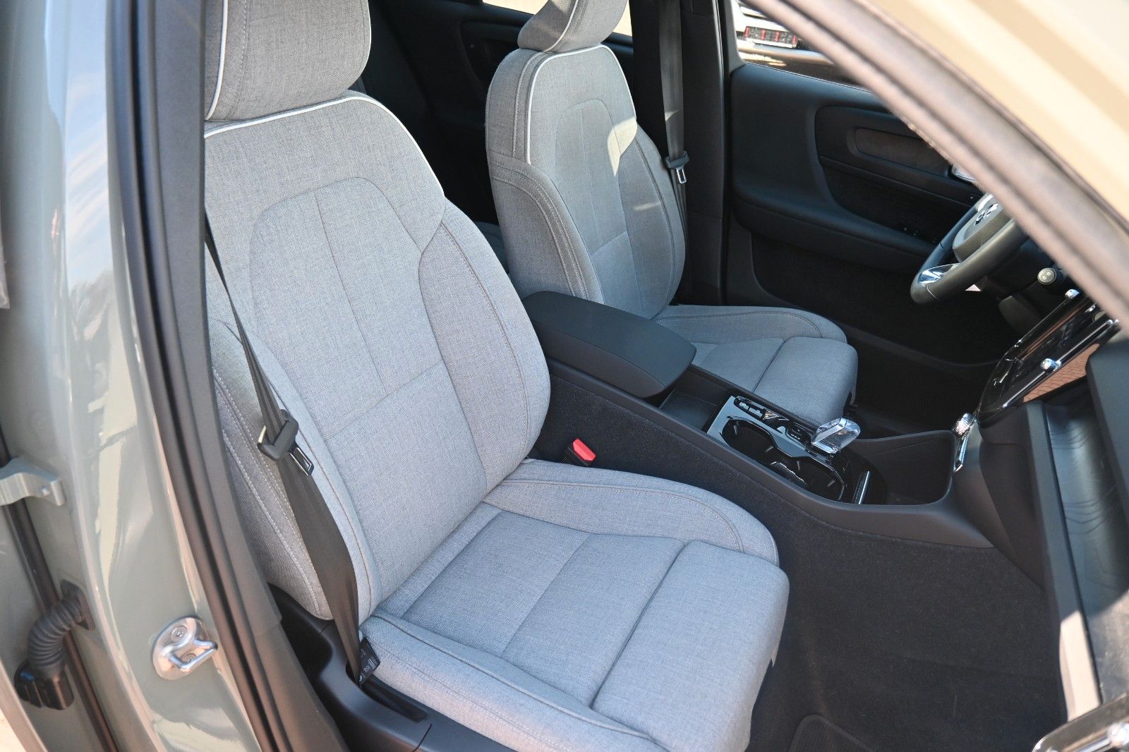 Fahrzeugabbildung Volvo XC40 Ultimate Dark T5 PHEV Ultimate*360°*PANO*