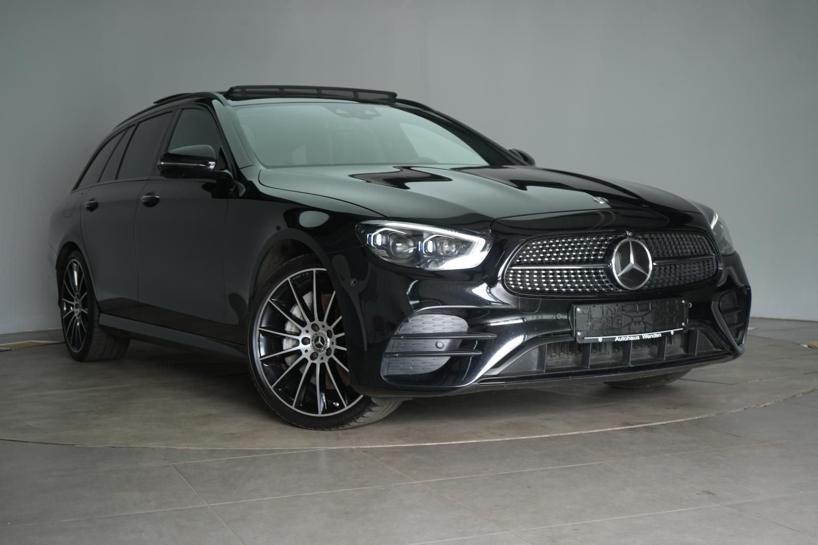 MERCEDES-BENZ E 400 d 4Matic T AMG Line Distronic/Pano/Burmest