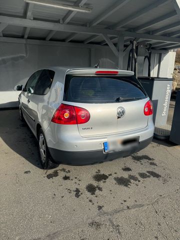 Volkswagen Golf5.   2.0