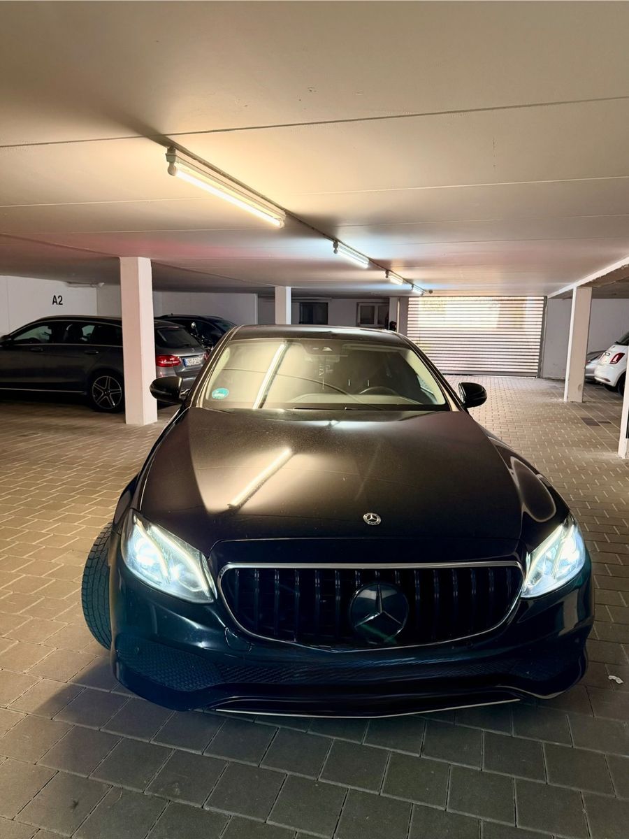 MERCEDES-BENZ E 220 d Autom. -