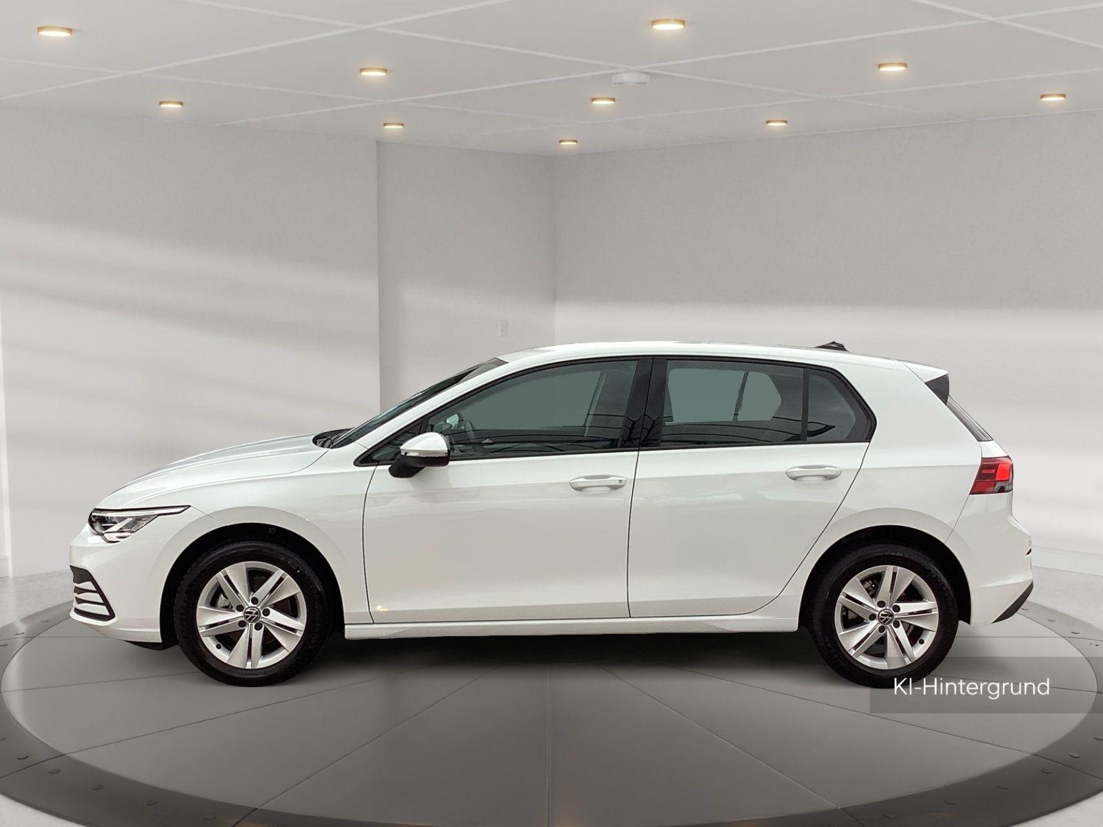 Volkswagen Golf VIII 1.0 eTSI DSG Life LED APP SHZ PDC
