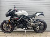 Triumph Speed Triple RS - scheckheftgepflegt, Zubehör - TRIUMPH SPEED