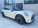MINI Cooper D 1.5 Cooper D Business AUTO XL 5 po - weiße MINI Cooper D