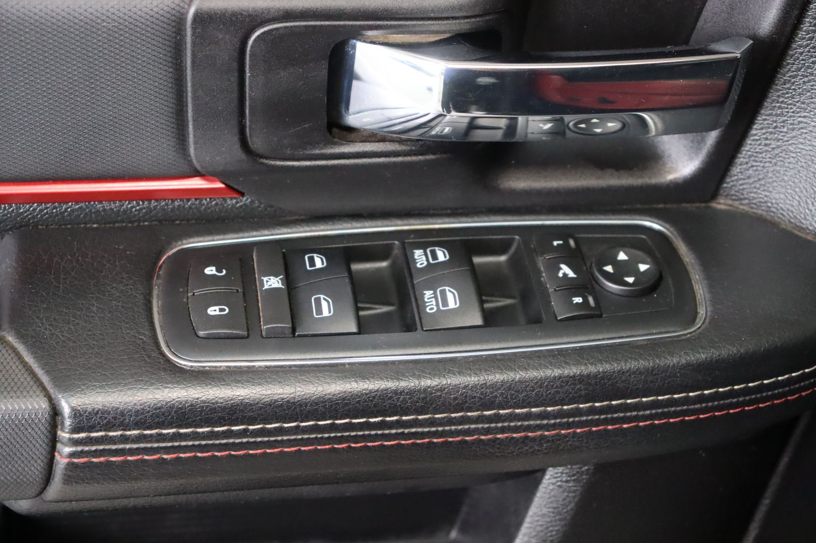 Fahrzeugabbildung Dodge Ram 1500 Rebel * Navi * el. Sitze * RFK
