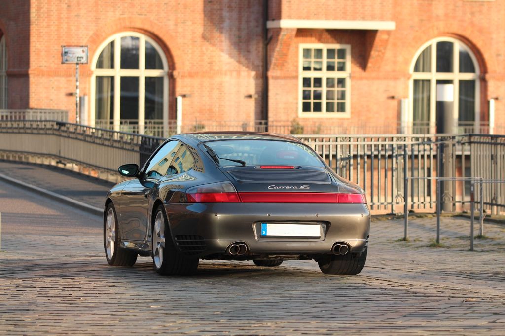Porsche 996