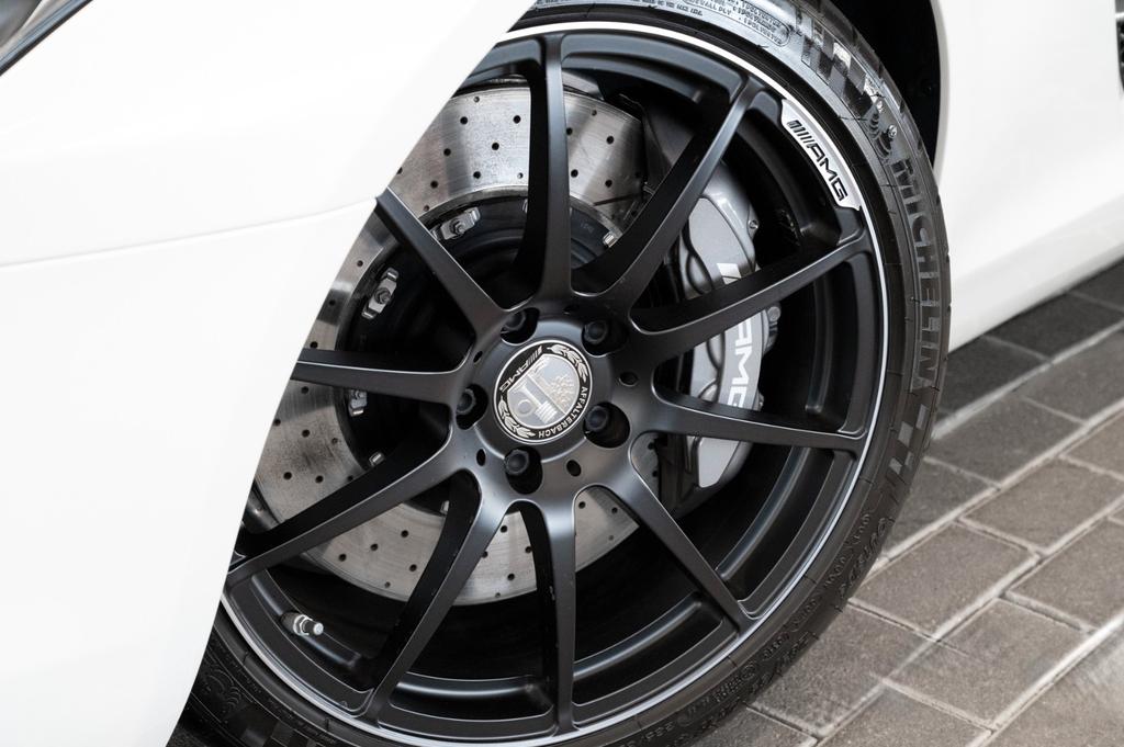 Mercedes-Benz SLS AMG