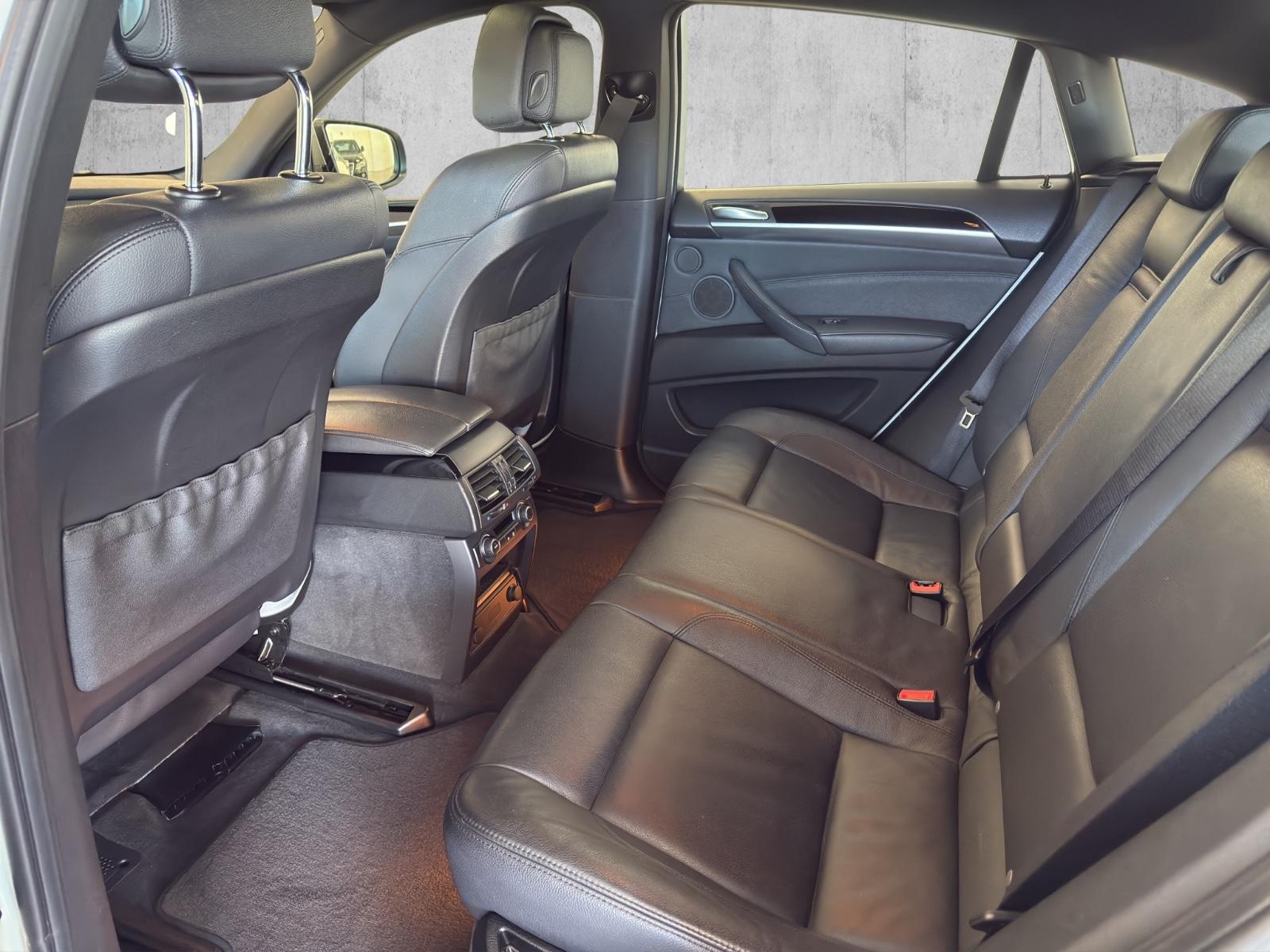 BMW X6 M50d 381ch BVA xDrive / 159 600 km / Toit panoramique / Affichage tête haute / Caméra / Soft Close
