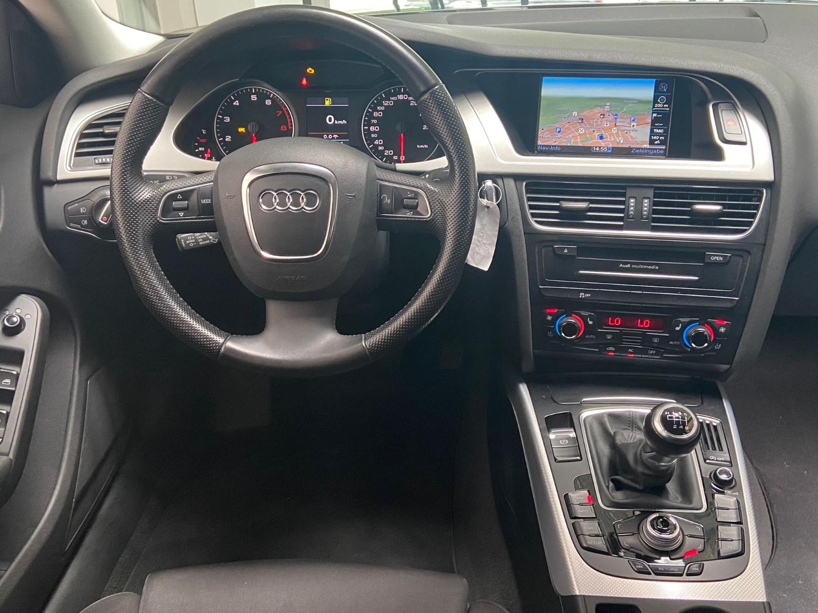 Audi A4 2010 — photo 13