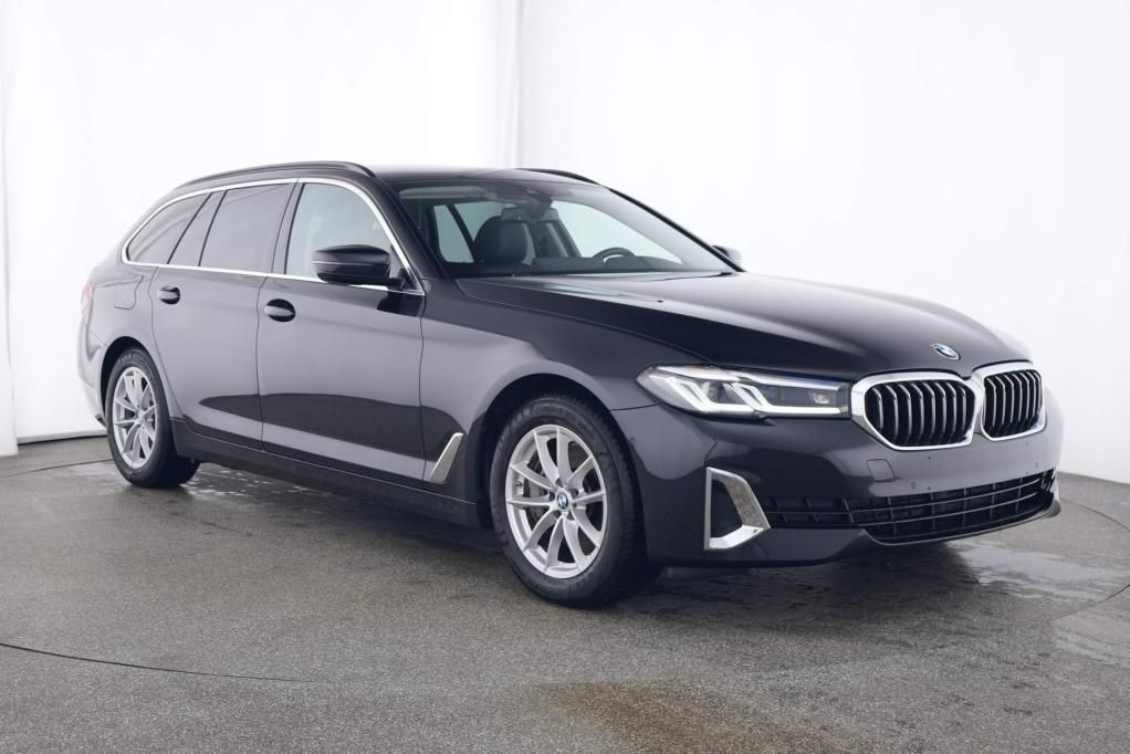 BMW 530 d Touring xDrive 3.0 Steptronic Pano*AHK*Led