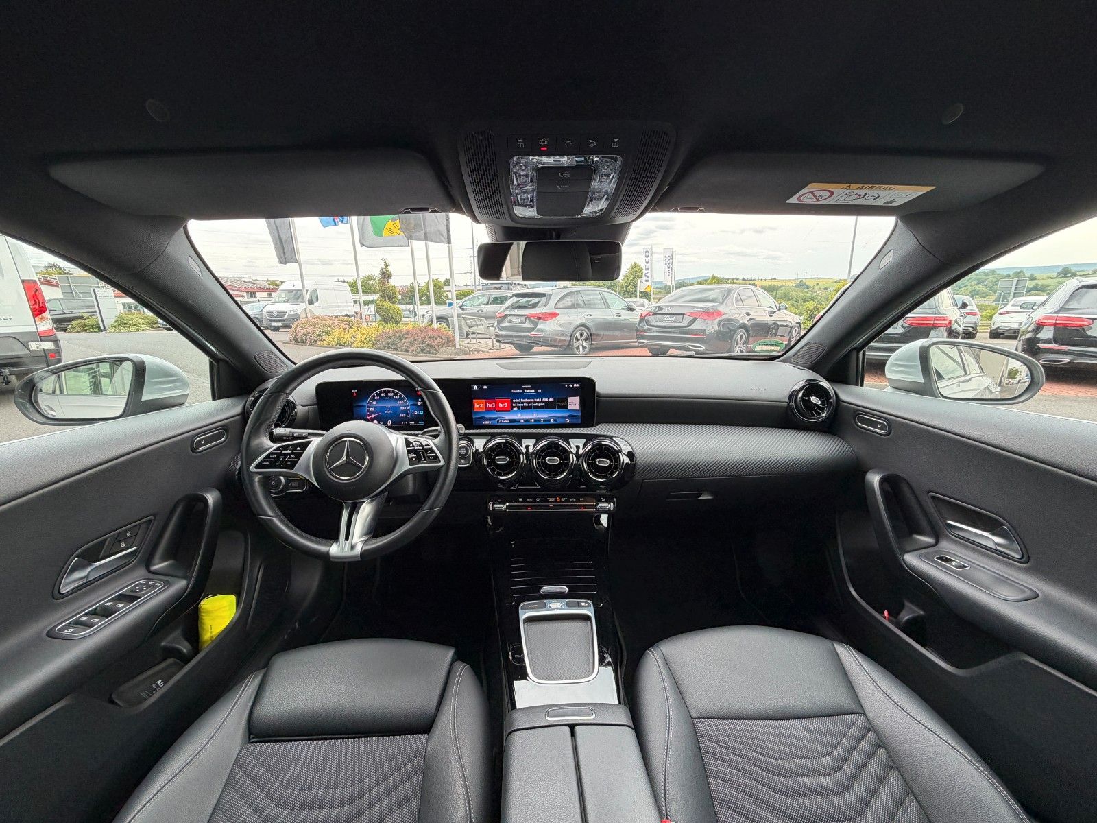 Fahrzeugabbildung Mercedes-Benz A 200 AHK+LED+Carplay+R-Kamera+SHZ+IHC
