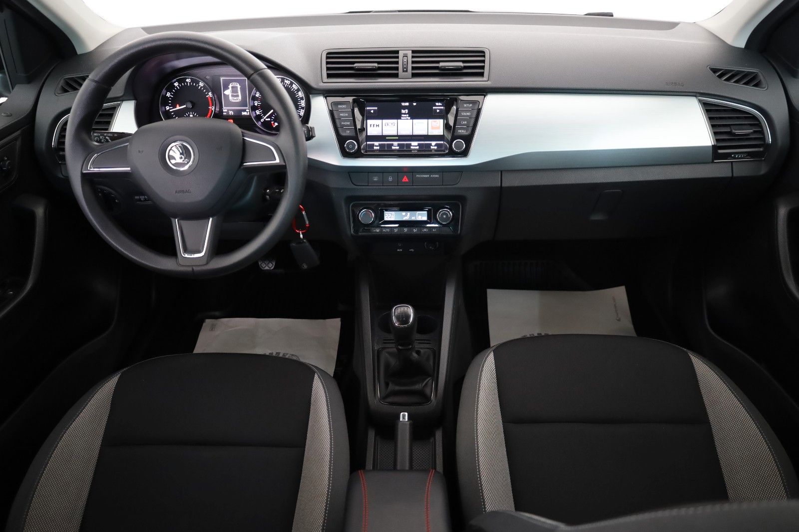 Fahrzeugabbildung SKODA Fabia Ambition PDC,Apple CarPlay,SR+WR