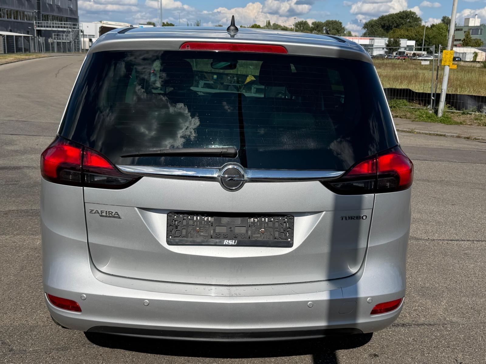 Opel Zafira 2015 — photo 6