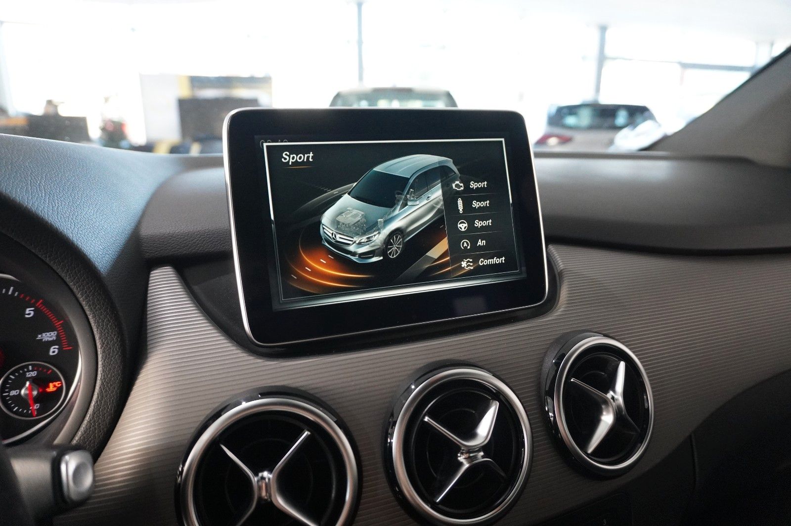 Fahrzeugabbildung Mercedes-Benz B 180 CDI STYLE NAVI/LED/KAMERA/SHZ/TEMP./PDC