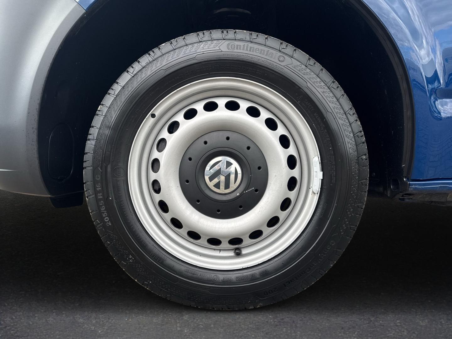 Volkswagen T6.1 Kasten 2.0 TDI L1H1 AHK Navi LED Dyn. Kurve