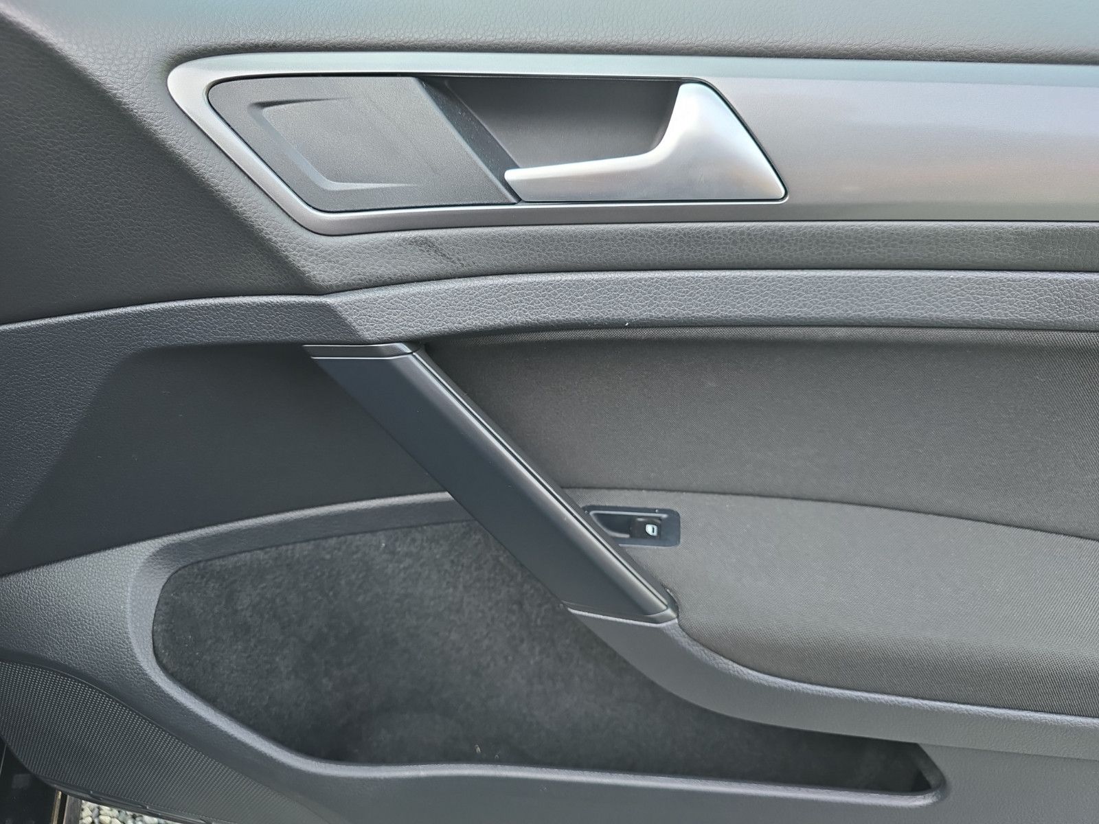 Fahrzeugabbildung Volkswagen Golf VII Trendline BMT/AHK/PDC/KLiMA/SZH