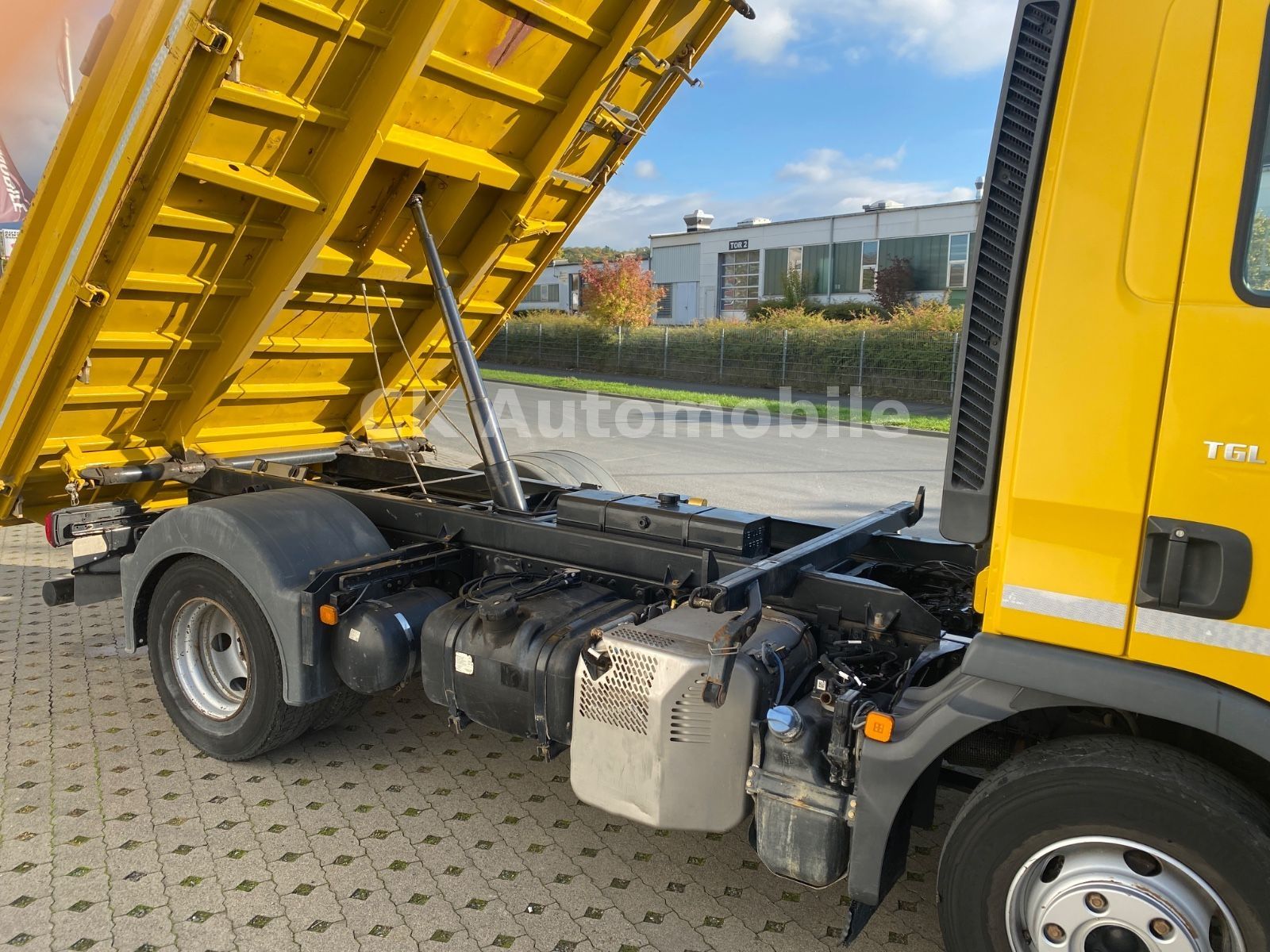 Fahrzeugabbildung MAN TGL 8.220 Kipper 7.5 Tonnen/3 Sitze/Klimaanlage
