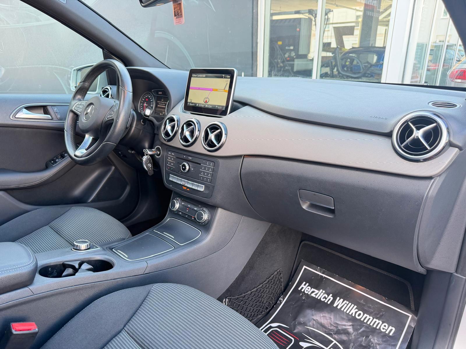 Mercedes-Benz B 180 CDI*Temp*Pano*Navi*Led*PDC