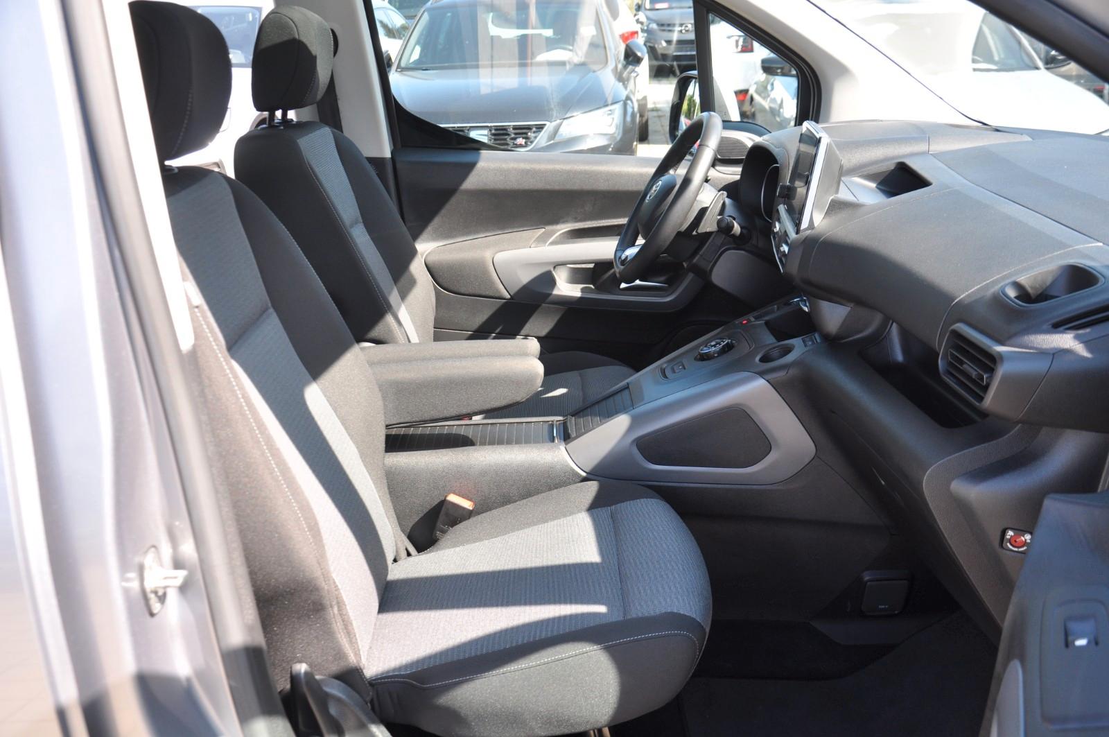 Toyota Proace City Verso L1 Executive Aut. AHK-PANO-HUD