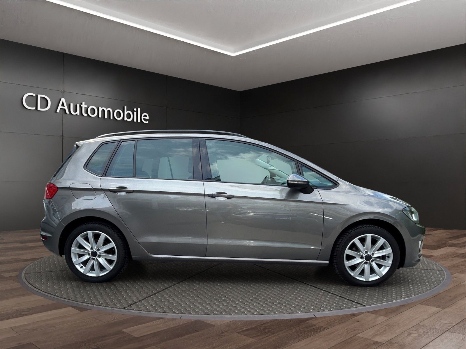 Fahrzeugabbildung Volkswagen Golf Sportsvan VII Trendline Automatik/BMT/