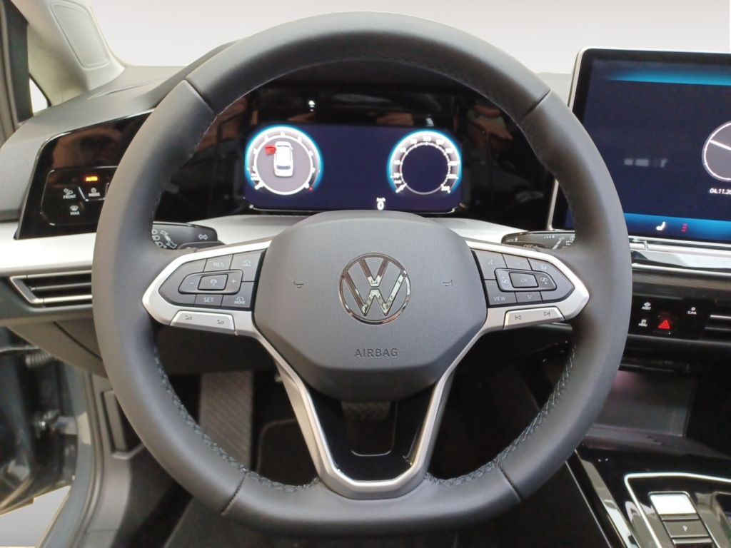 Fahrzeugabbildung Volkswagen Golf Variant 1.5 eTSI DSG Style Navi, AHZV uvm.