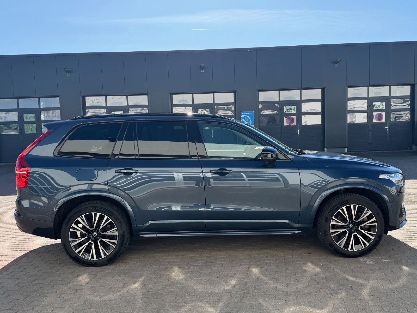 Fahrzeugabbildung Volvo XC90 T8 AWD Ultimate Dark*LUFT*AHK*360°*Massage*