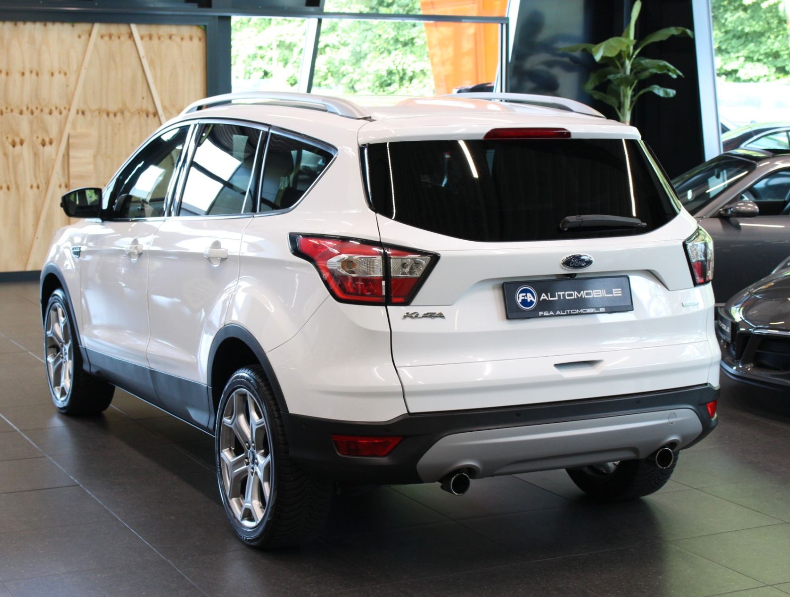 Fahrzeugabbildung Ford Kuga 1,5 EcoBoost 4x2 Titanium*Kamera*Navi