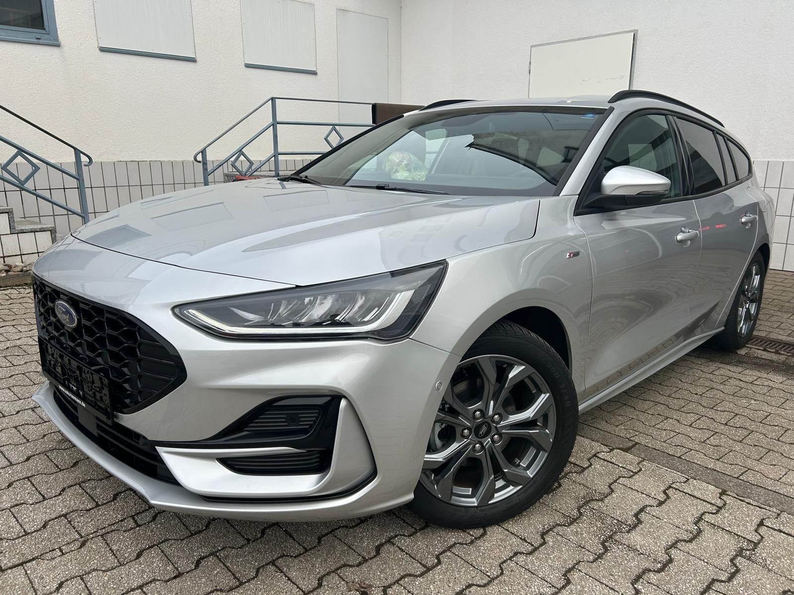 Ford Focus ST-Line X 1.0 EcoBoost AHK Schwenkbar